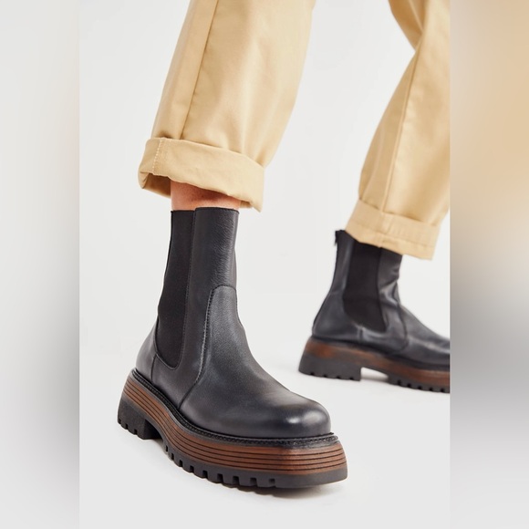Free People Black Leather Rhodes Chelsea Boots - Picture 1 of 8
